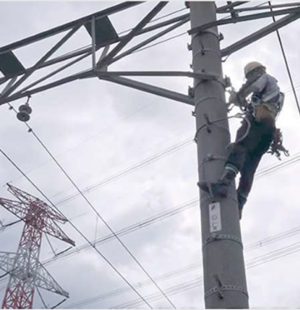 電柱での高所作業