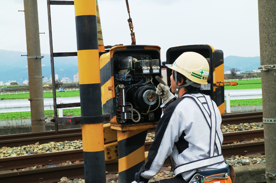 踏切遮断機検査風景
