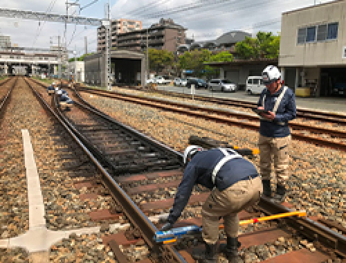 軌道の定期検査風景