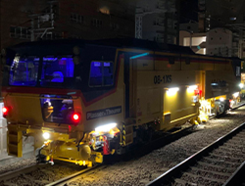 大型保守機械での軌道整備